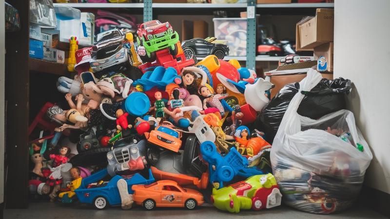 wyrzucanie starych zabawek